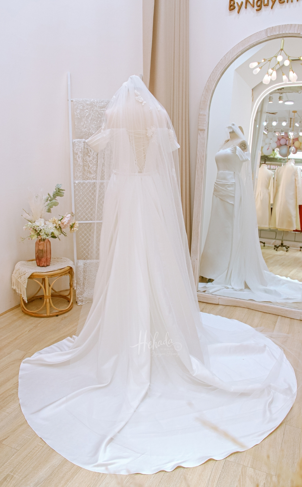 Cô Dâu Thanh Trúc Váy Cưới HeHaDa