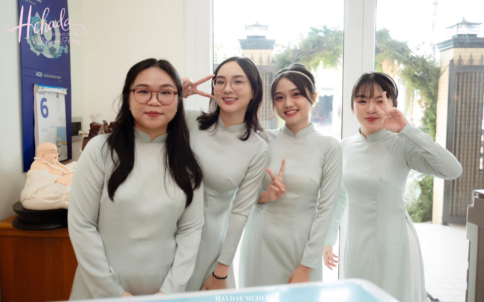 áo dài phù dâu màu xanh pastel