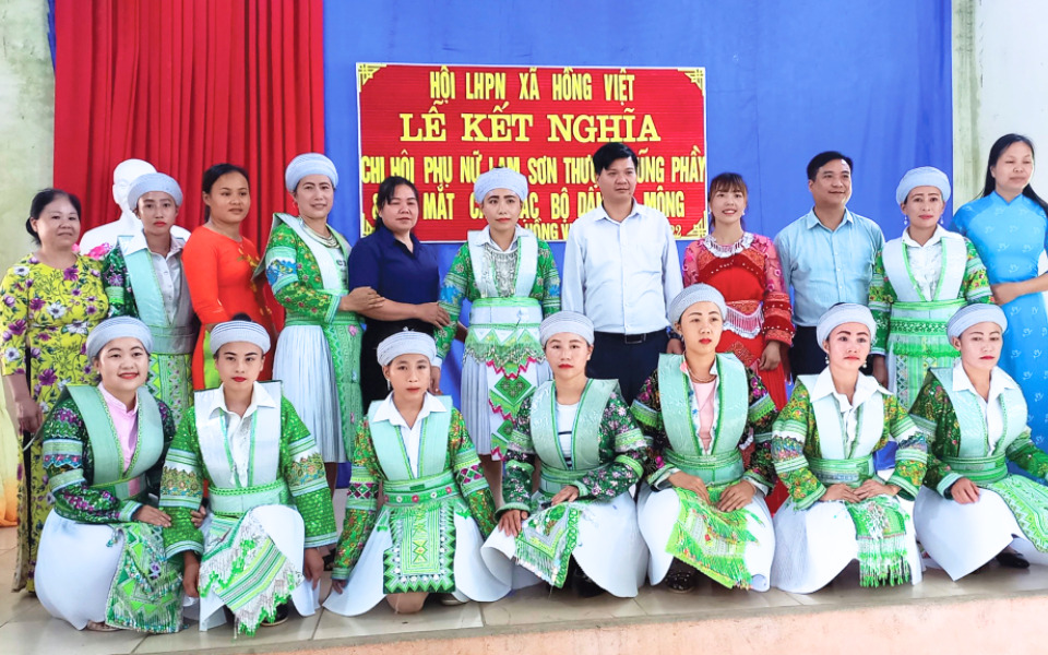 trang phục dân tộc H'Mông