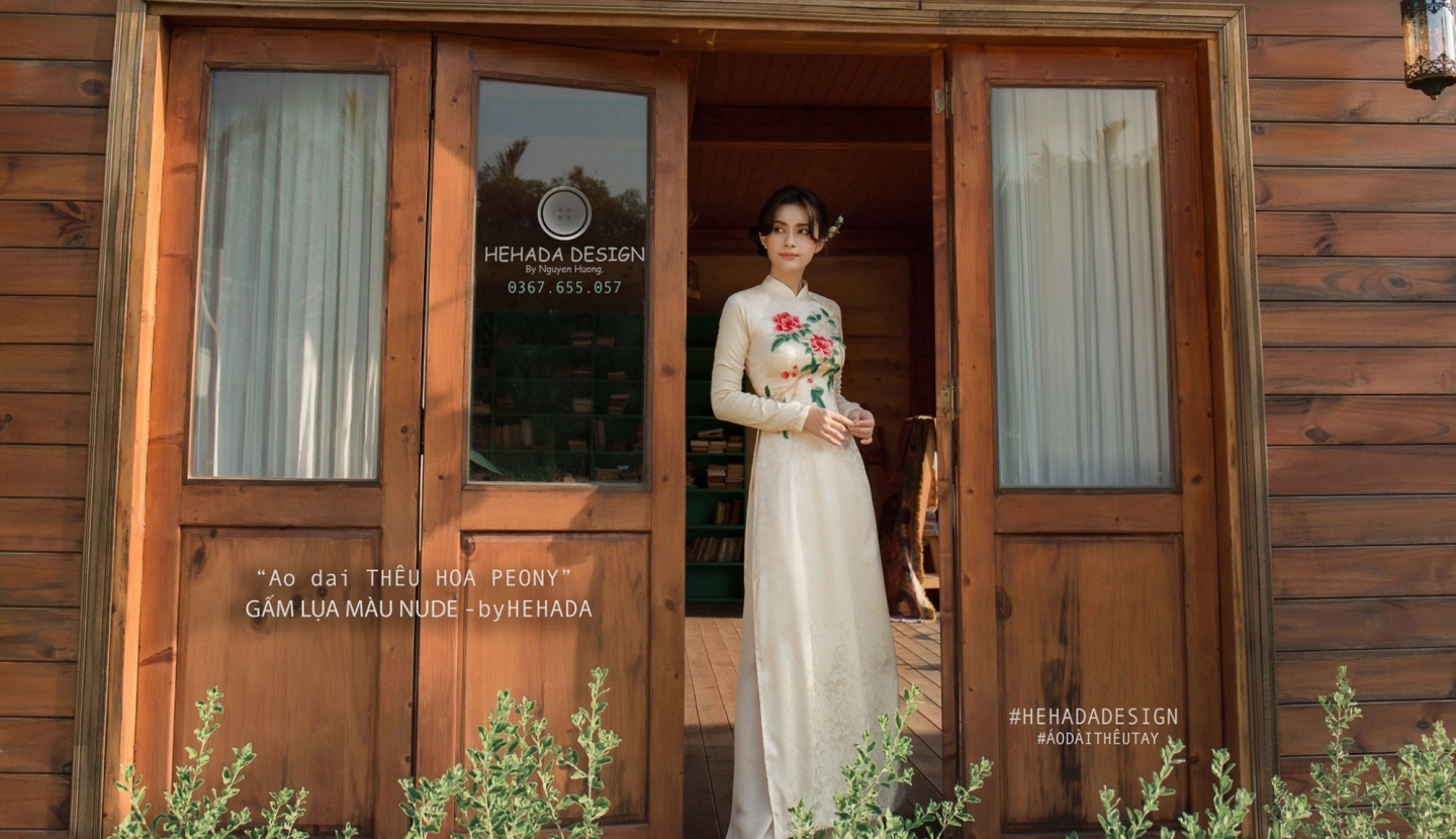 ao-dai-theu-hoa-peony