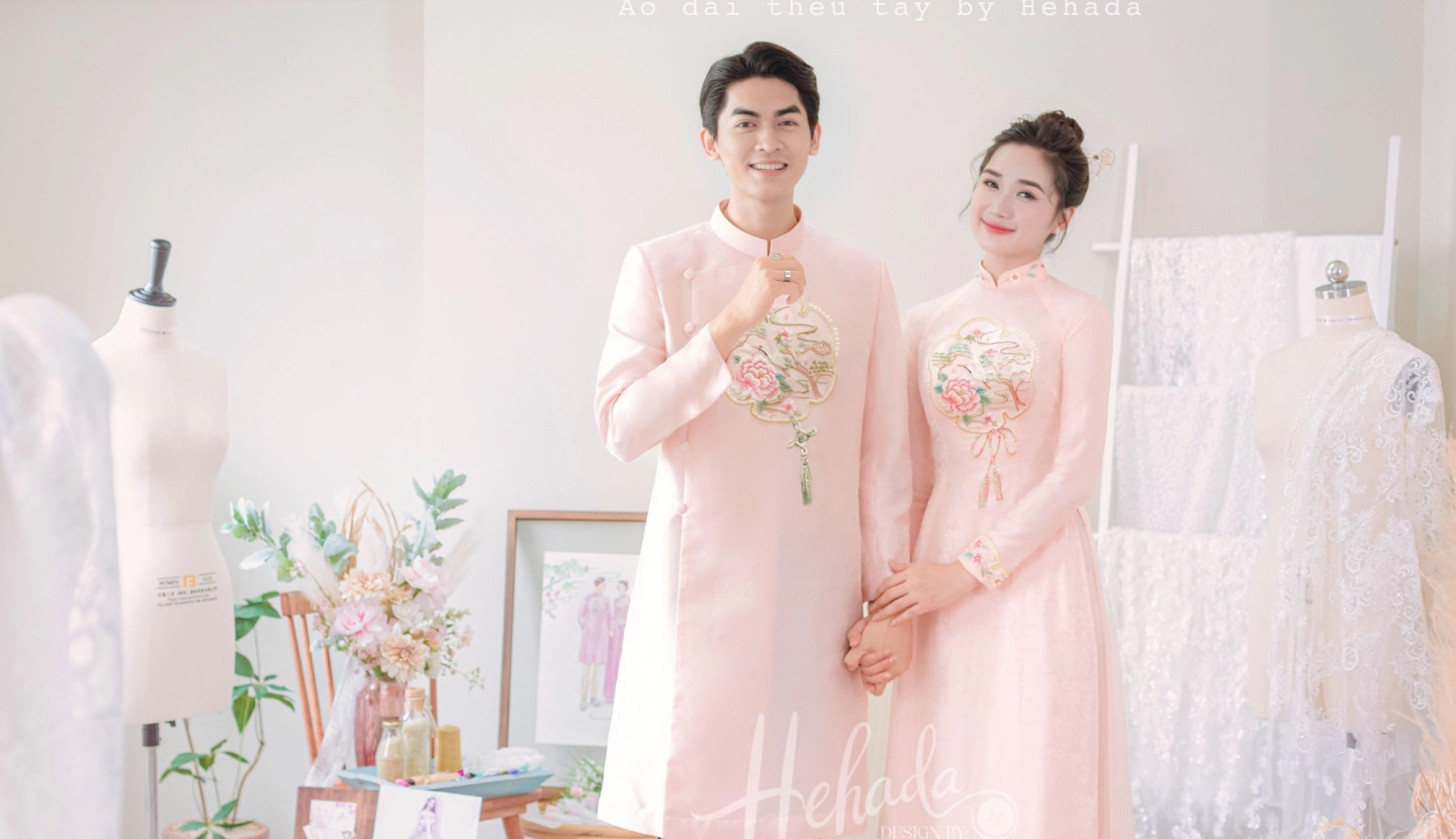 ao-dai-nam-phien-ngoc-hong