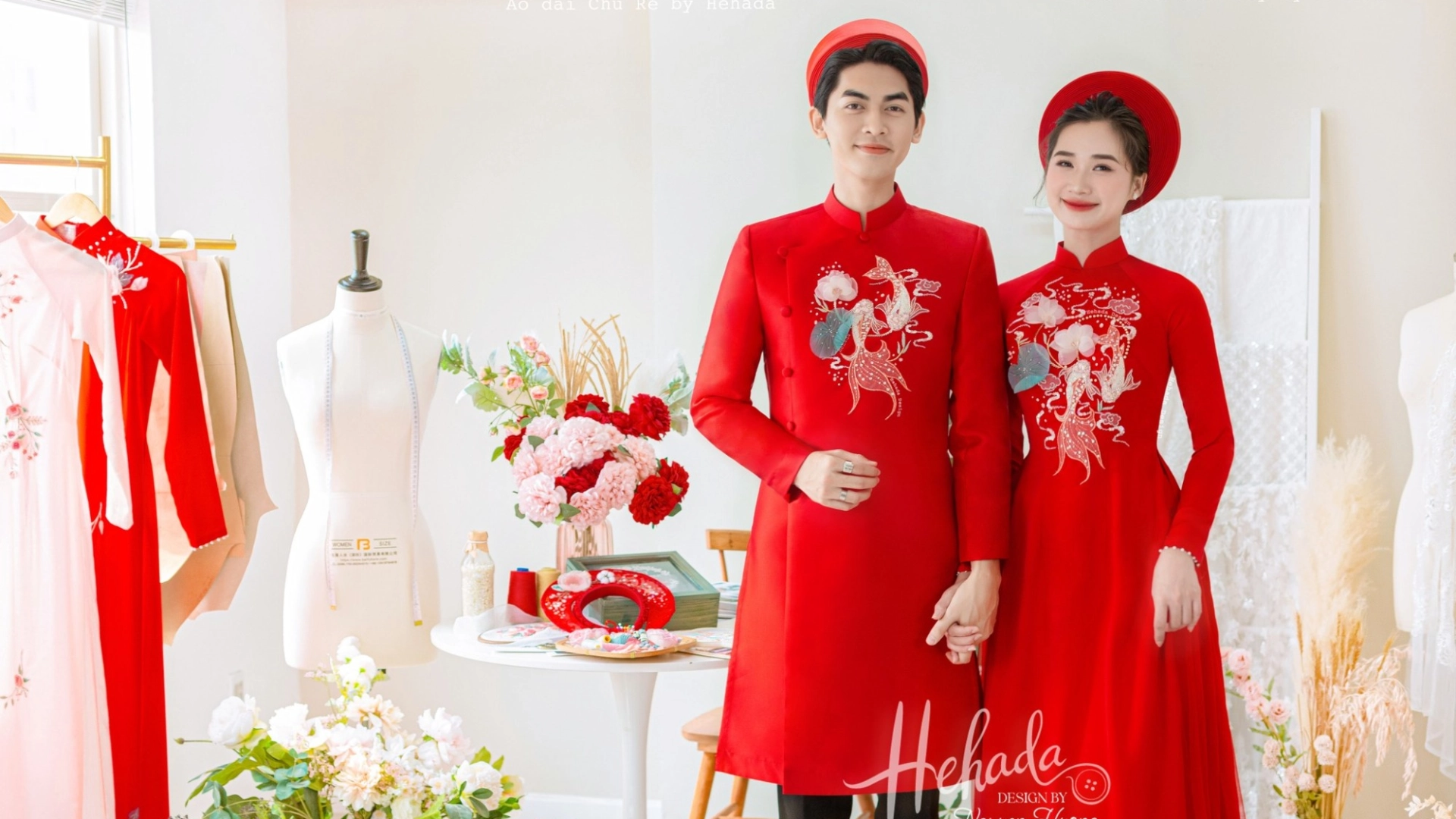 ao-dai-cap-doi-song-ngu-do