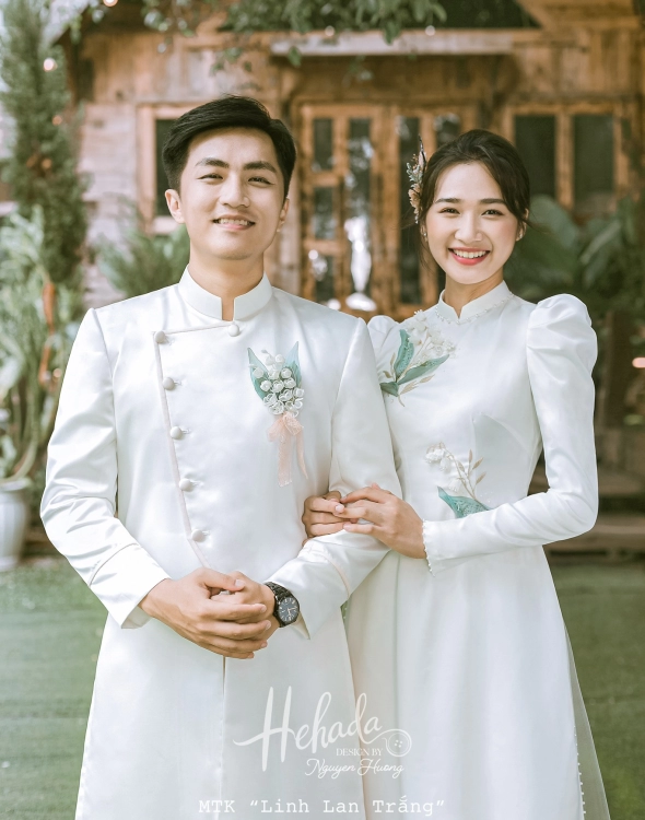 ao-dai-cap-doi-linh-lan-trang