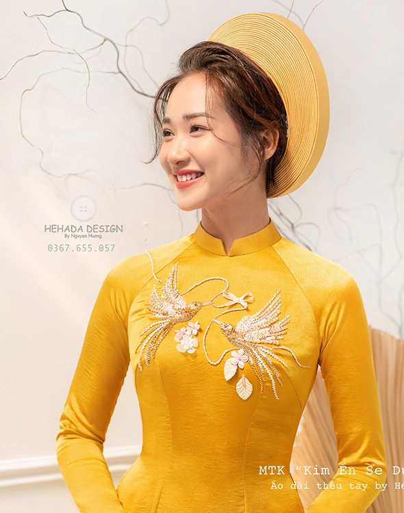 ao-dai-cuoi-kim-en-vang