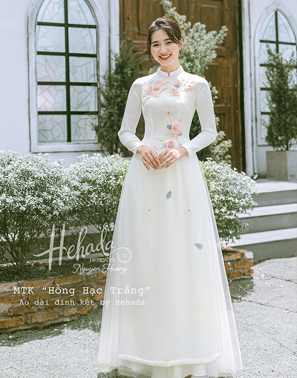 ao-dai-cuoi-hong-hac-trang