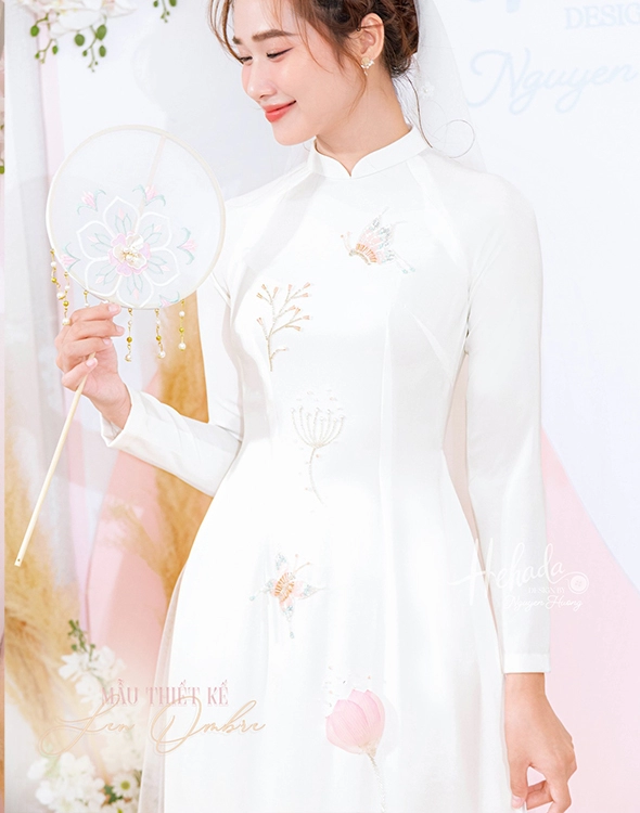 ao-dai-cuoi-sen-ombre-trang