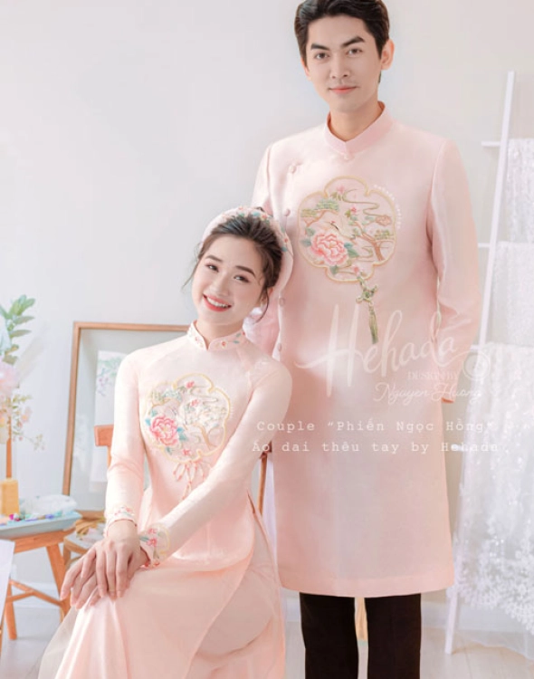 ao-dai-cap-doi-phien-ngoc-hong