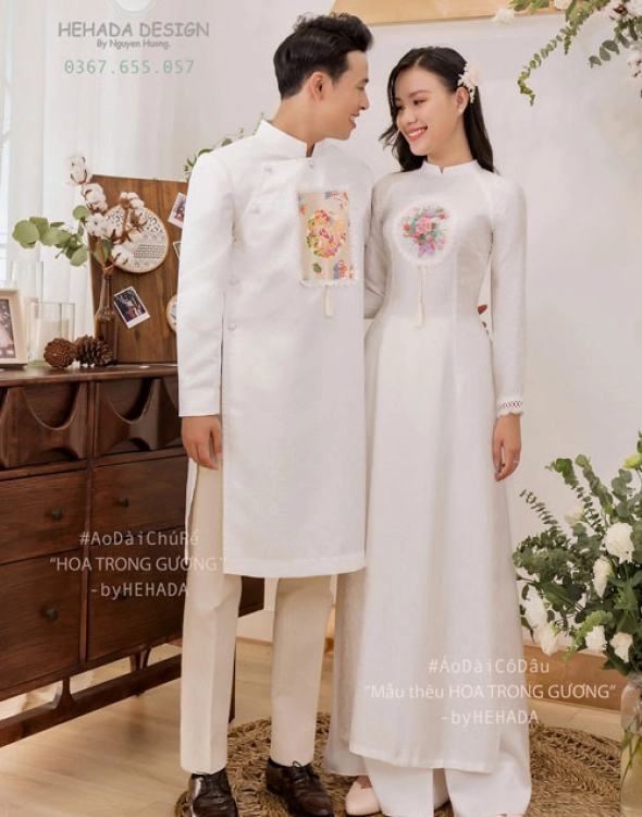 ao-dai-cap-doi-hoa-trong-guong
