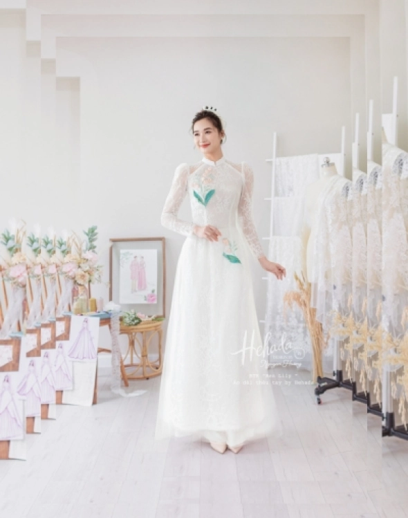 ao-dai-trang-kem