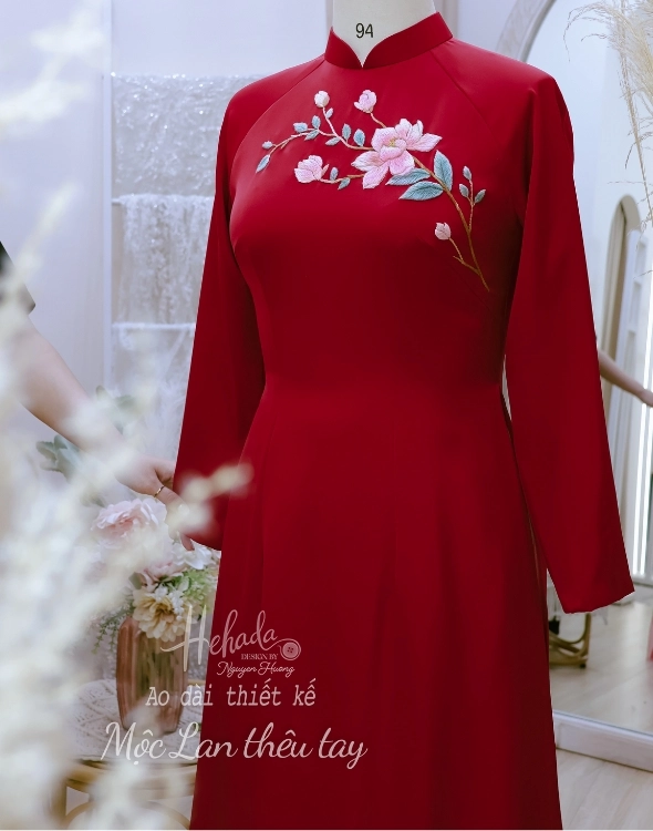 ao-dai-moc-lan-theu-tay
