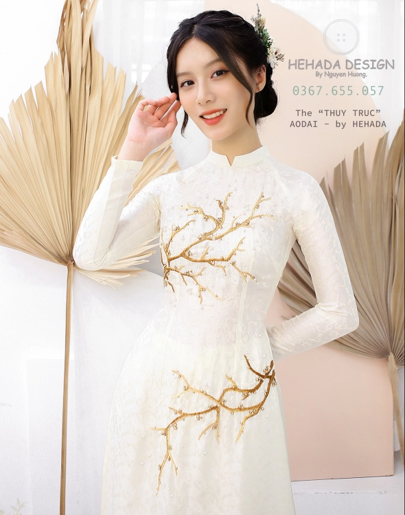 ao-dai-thuy-truc-to-tam-vang