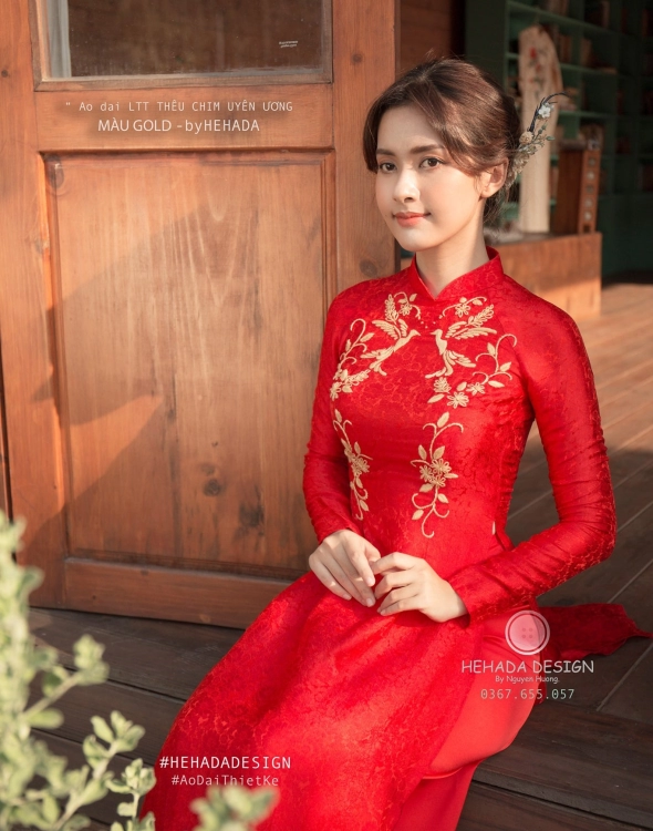 ao-dai-theu-uyen-uon-mau-gold